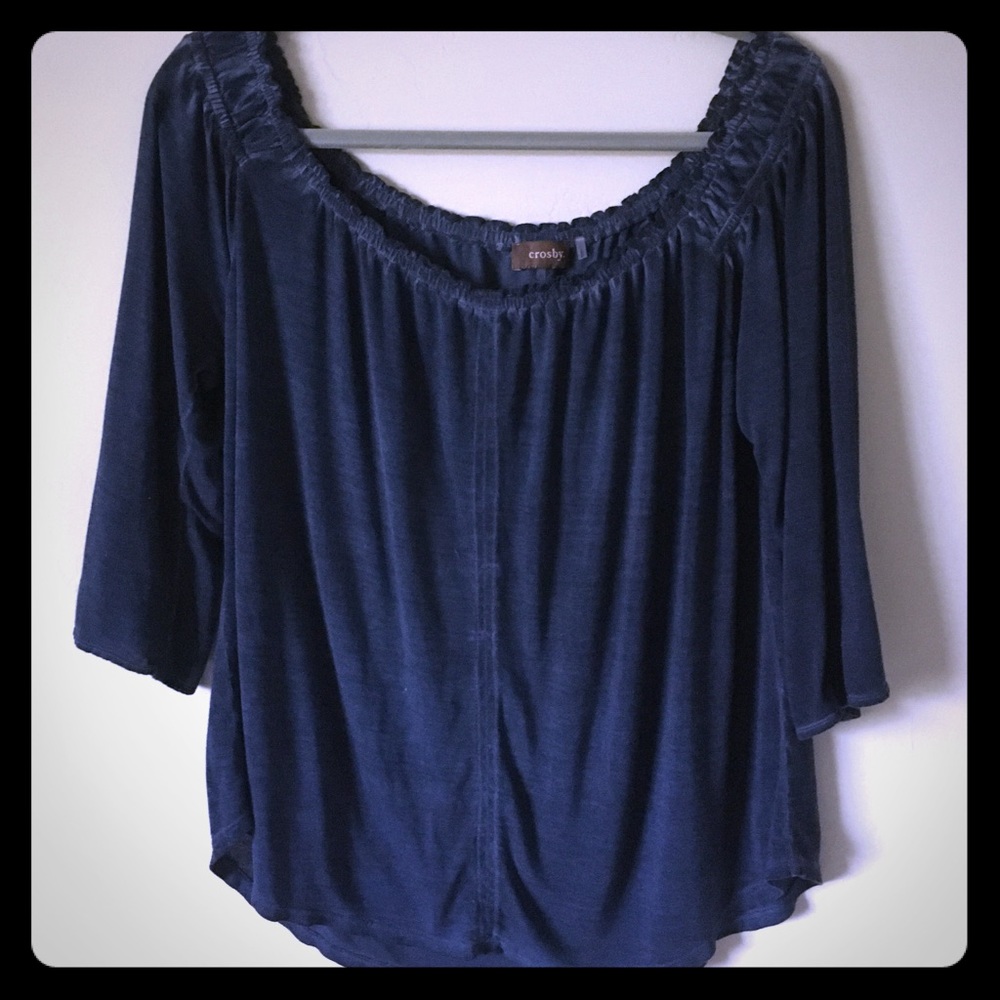 Off shoulder 3/4 sleeve flowy top